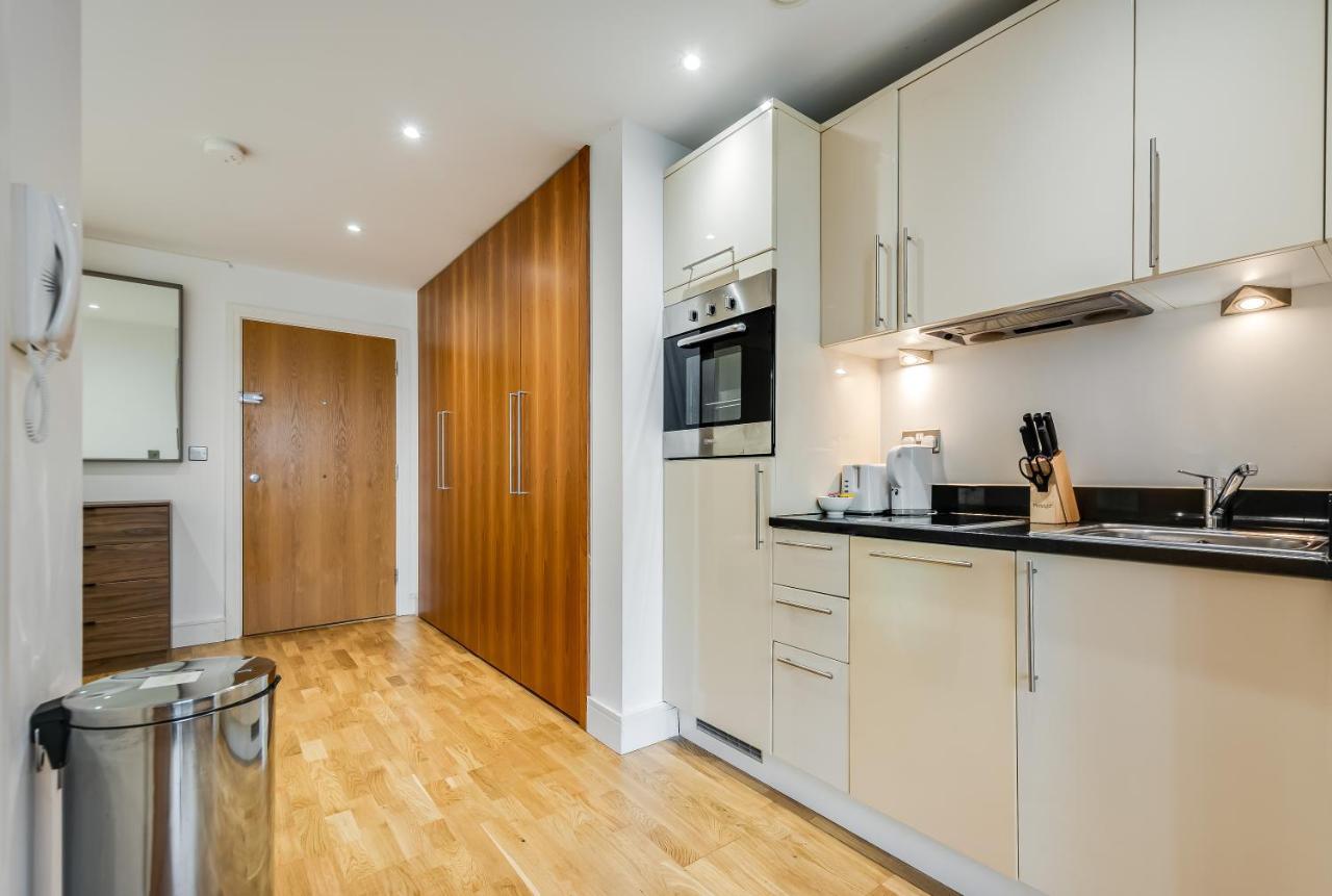 Appartamento Mysquare Comfy One Bed In Canary Wharf Londra